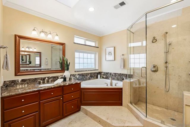 1028 Van Nuys St, San Diego, CA 92109