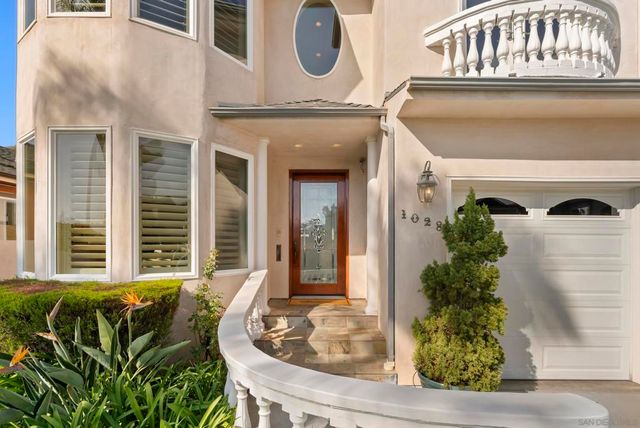1028 Van Nuys St, San Diego, CA 92109