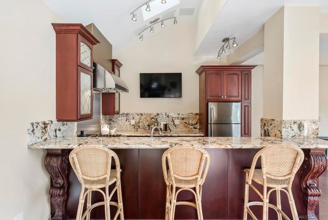 1028 Van Nuys St, San Diego, CA 92109