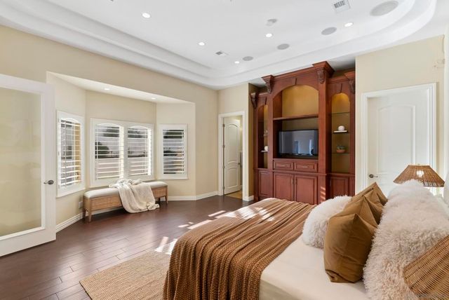 1028 Van Nuys St, San Diego, CA 92109