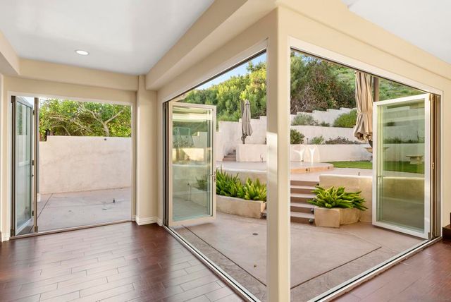 1028 Van Nuys St, San Diego, CA 92109