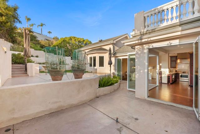 1028 Van Nuys St, San Diego, CA 92109