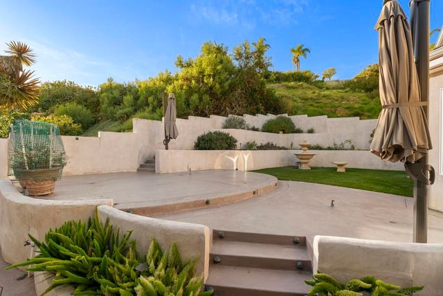 1028 Van Nuys St, San Diego, CA 92109