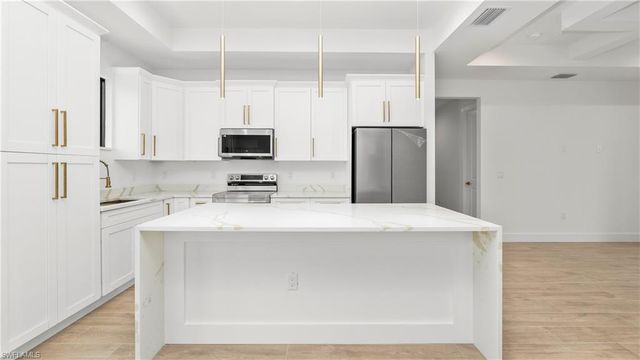 2737 48th AVE NE, Naples, FL 34120