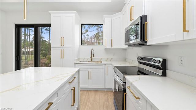 2737 48th AVE NE, Naples, FL 34120