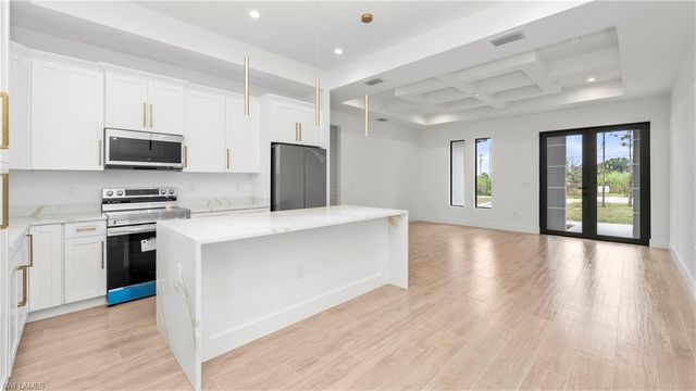 2737 48th AVE NE, Naples, FL 34120