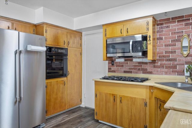 217 Suzanne Lane, Taft, CA 93268