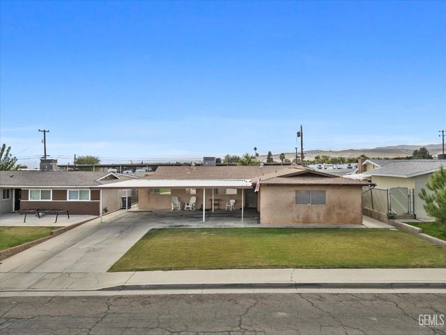 217 Suzanne Lane, Taft, CA 93268