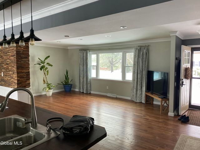 12 Concord Drive, Saratoga Springs, NY 12866