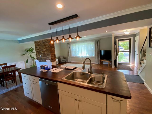 12 Concord Drive, Saratoga Springs, NY 12866