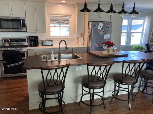 12 Concord Drive, Saratoga Springs, NY 12866