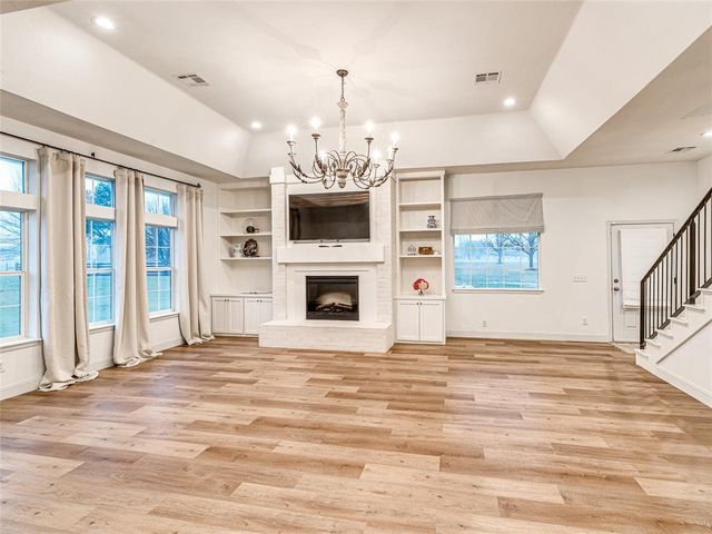 12724 N Torre Pines Lane, Yukon, OK 73099