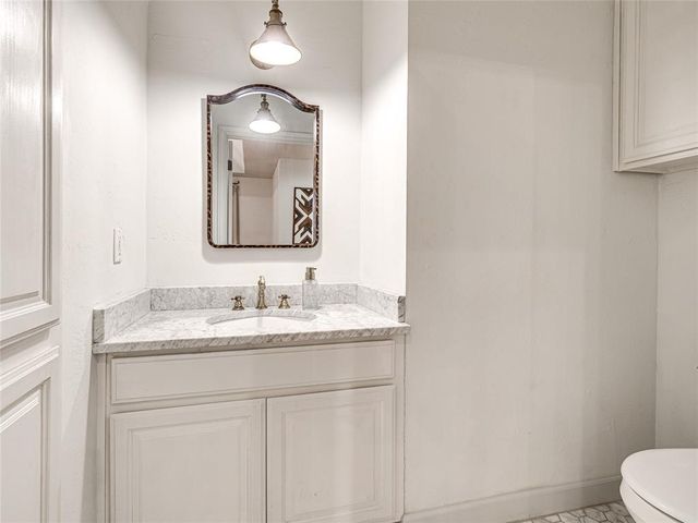 12724 N Torre Pines Lane, Yukon, OK 73099