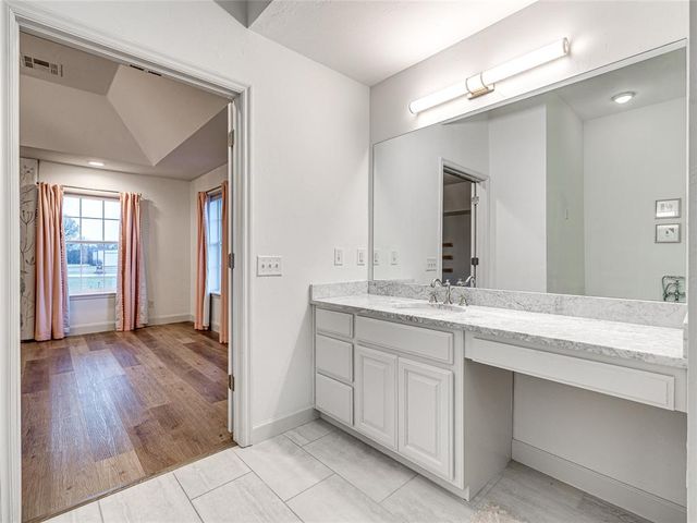 12724 N Torre Pines Lane, Yukon, OK 73099