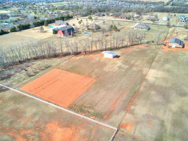 12724 N Torre Pines Lane, Yukon, OK 73099