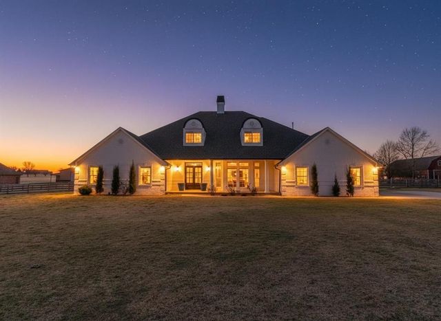 12724 N Torre Pines Lane, Yukon, OK 73099
