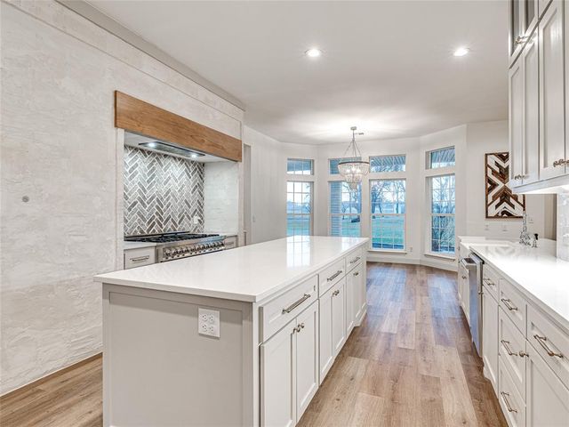 12724 N Torre Pines Lane, Yukon, OK 73099