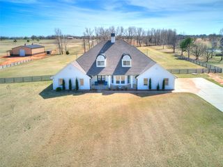 12724 N Torre Pines Lane, Yukon, OK 73099