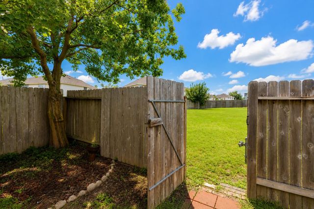 11527 Champions Green Drive, Houston, TX 77066