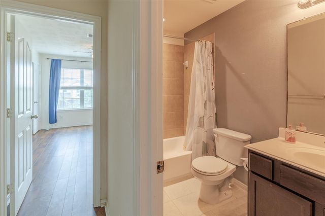 11527 Champions Green Drive, Houston, TX 77066