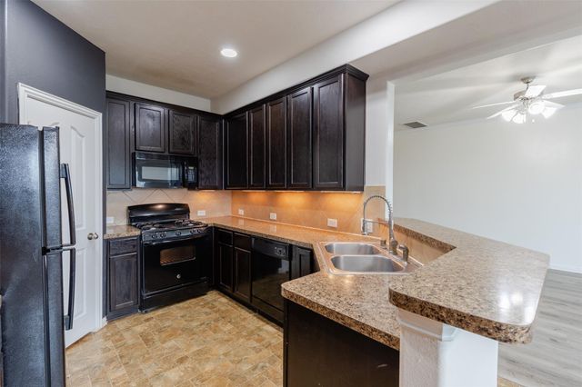 11527 Champions Green Drive, Houston, TX 77066