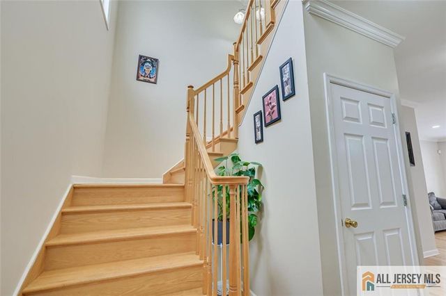 37 E Burgess Drive 37, Piscataway, NJ 08854