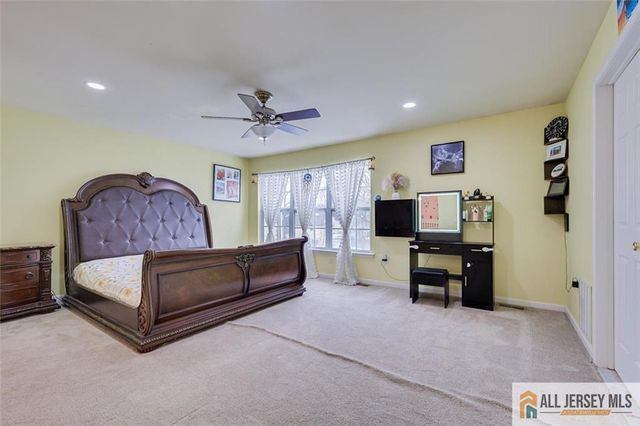 37 E Burgess Drive 37, Piscataway, NJ 08854