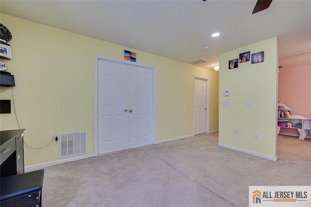 37 E Burgess Drive 37, Piscataway, NJ 08854