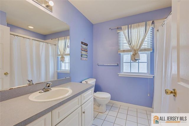 37 E Burgess Drive 37, Piscataway, NJ 08854