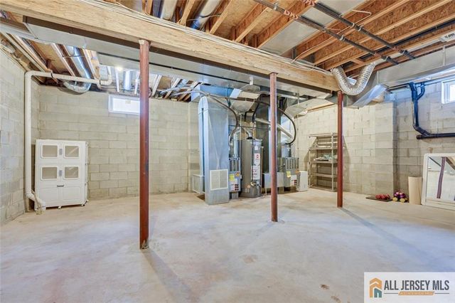 37 E Burgess Drive 37, Piscataway, NJ 08854