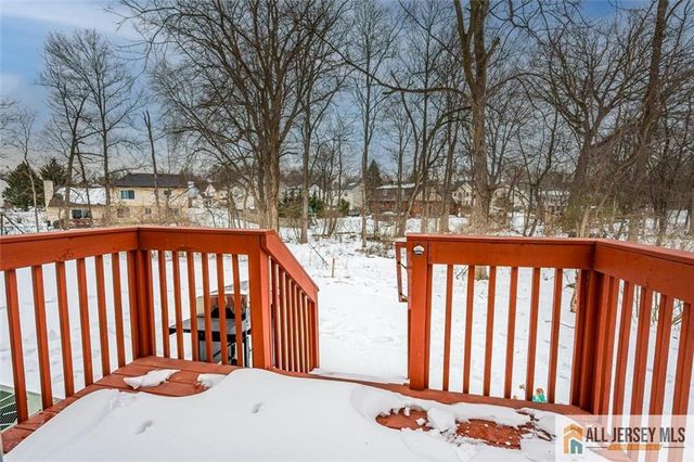 37 E Burgess Drive 37, Piscataway, NJ 08854