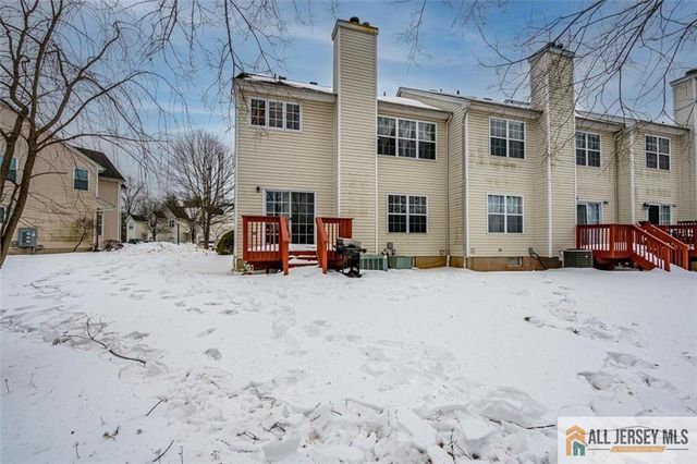 37 E Burgess Drive 37, Piscataway, NJ 08854