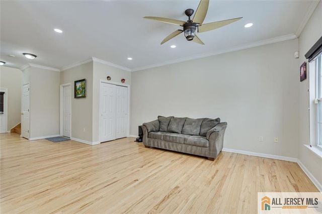 37 E Burgess Drive 37, Piscataway, NJ 08854