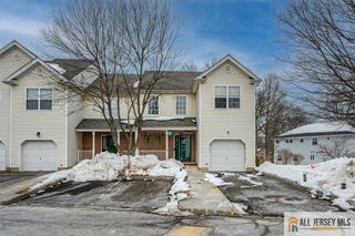 37 E Burgess Drive 37, Piscataway, NJ 08854