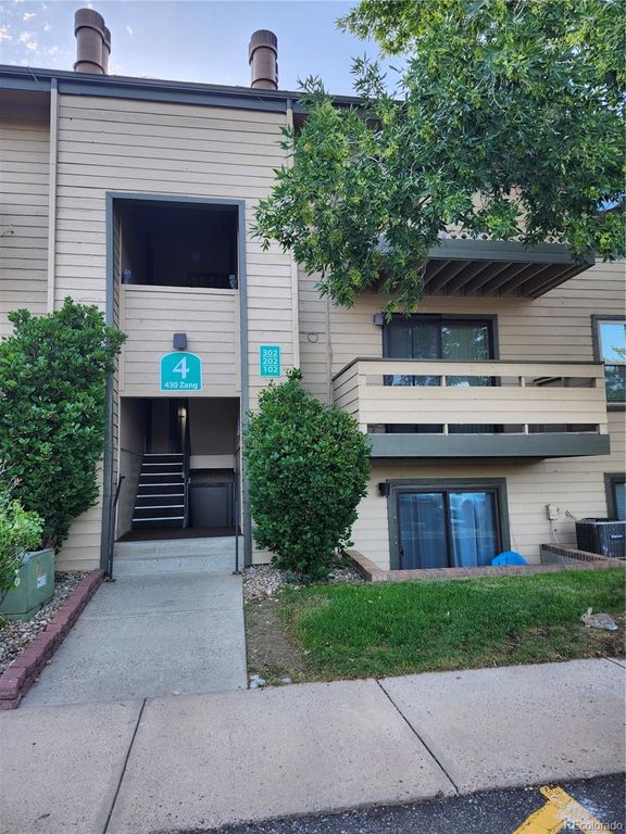 430 Zang Street 202, Lakewood, CO 80228