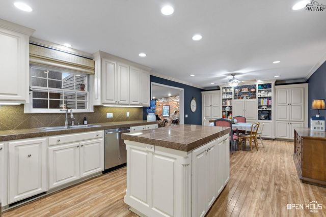 1570 SINGLETON AVENUE, Wichita Falls, TX 76302