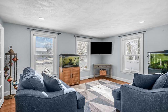 25 Janet Drive, Cranston, RI 02921