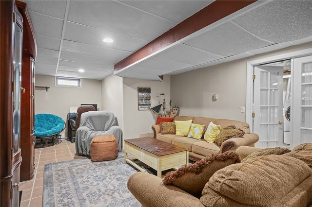 25 Janet Drive, Cranston, RI 02921