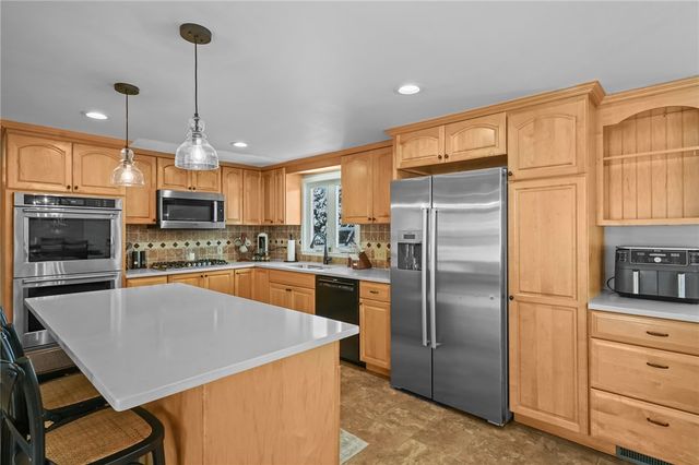 25 Janet Drive, Cranston, RI 02921