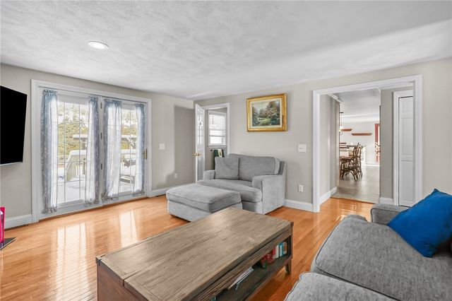 25 Janet Drive, Cranston, RI 02921