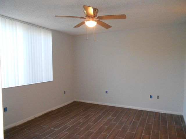 300 Scotia Drive 203, Hypoluxo, FL 33462