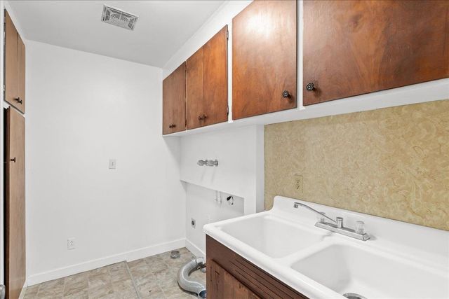 5737 Crow Rd, Oakdale, CA 95361
