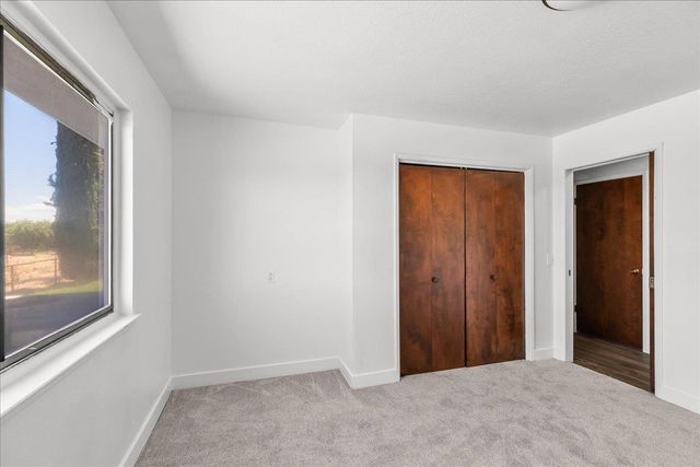 5737 Crow Rd, Oakdale, CA 95361