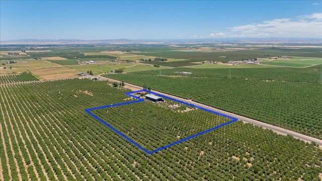 5737 Crow Rd, Oakdale, CA 95361