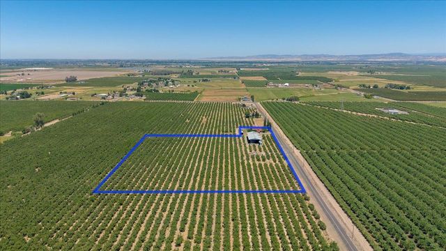 5737 Crow Rd, Oakdale, CA 95361