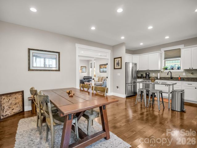 3 Staffordshire Drive, Black Mountain, NC 28711