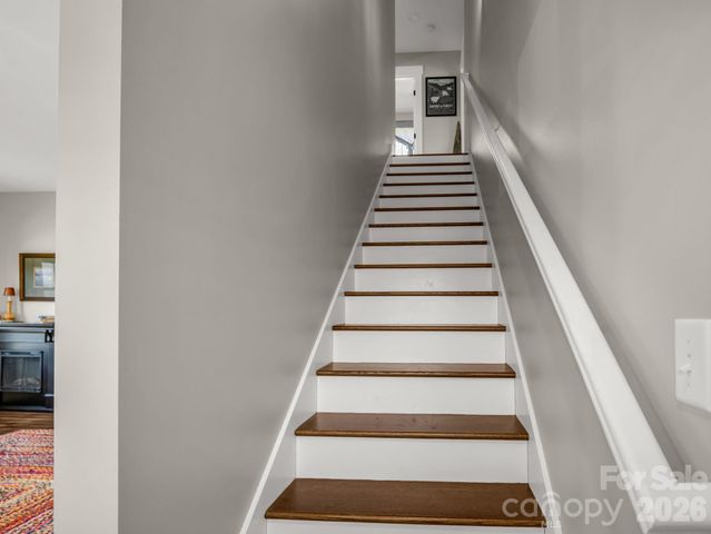 3 Staffordshire Drive, Black Mountain, NC 28711