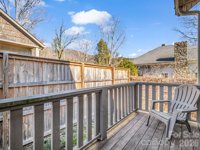 3 Staffordshire Drive, Black Mountain, NC 28711