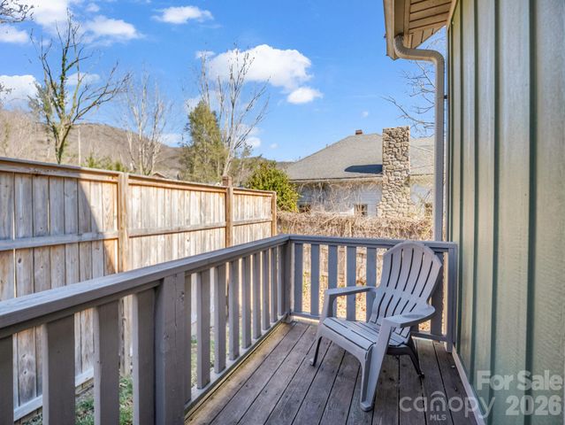 3 Staffordshire Drive, Black Mountain, NC 28711