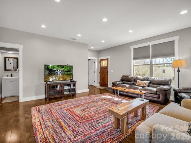 3 Staffordshire Drive, Black Mountain, NC 28711